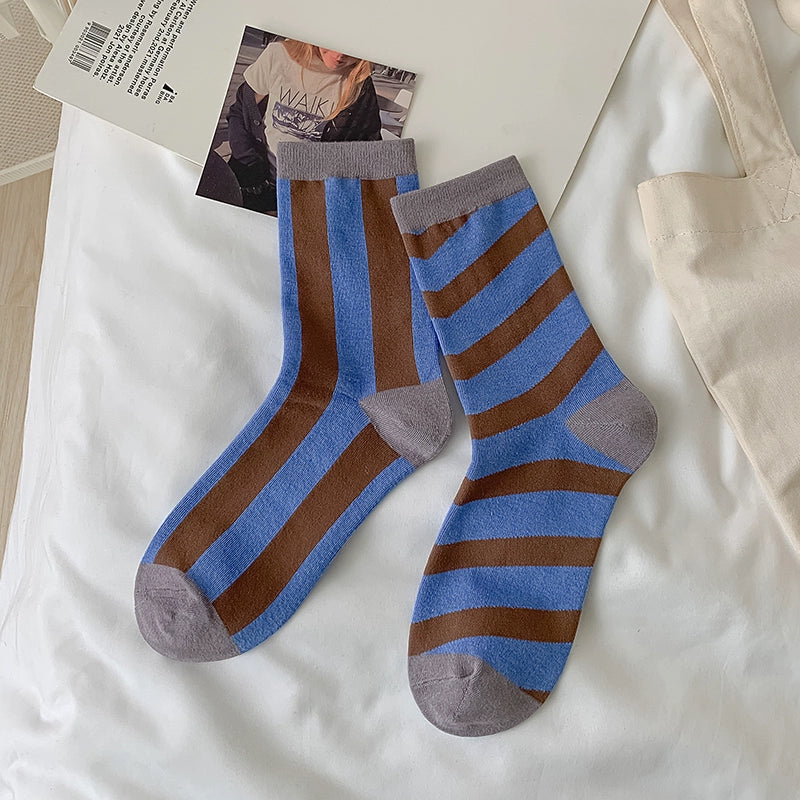 [4 Pairs] Spring and Summer Asymmetric Striped Left and Right Feet Trendy Socks Women