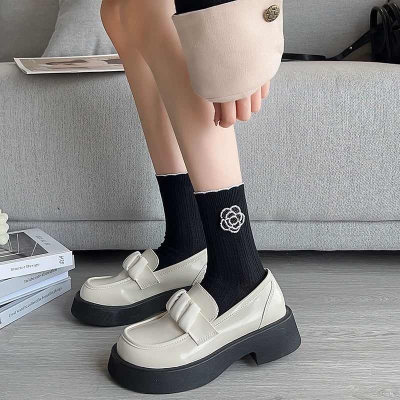 2 Pairs Black and White Ornament Flower Female Middle Tube Socks Lace Spring and Summer Fashion Socks