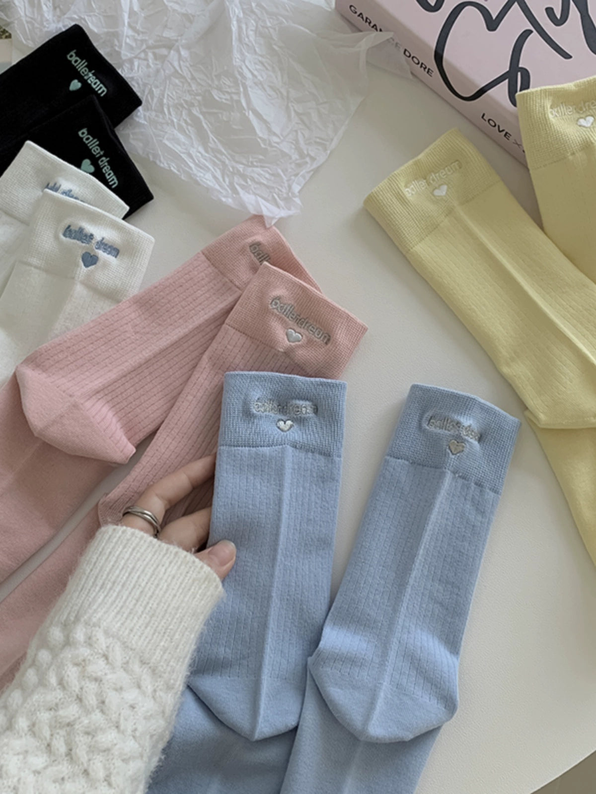 [5 Pairs] Spring and Summer Thin Heel Embroidery Breathable Pure Cotton Creates a Unique Wearing Effect