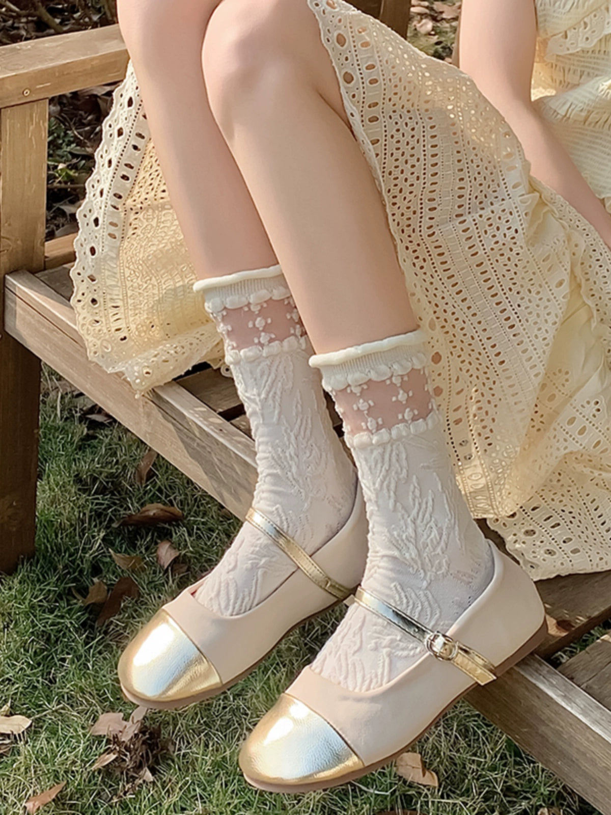 [5 Pairs] Spring and Summer Thin Breathable Girl JK Style Three-Dimensional Relief Small White