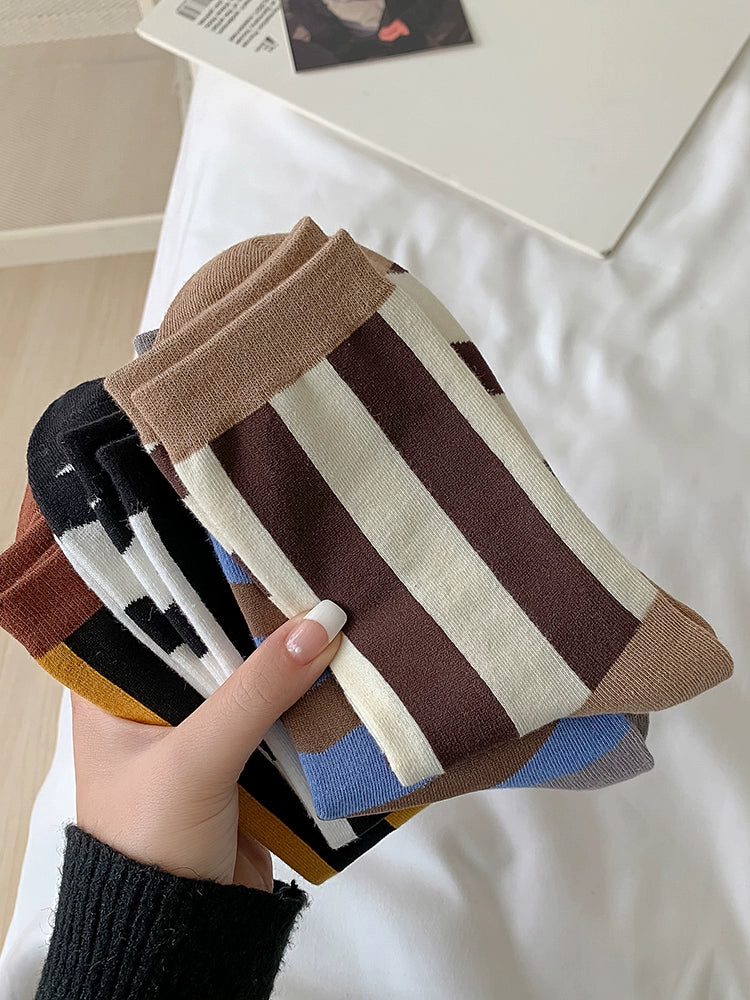 [4 Pairs] Spring and Summer Asymmetric Striped Left and Right Feet Trendy Socks Women