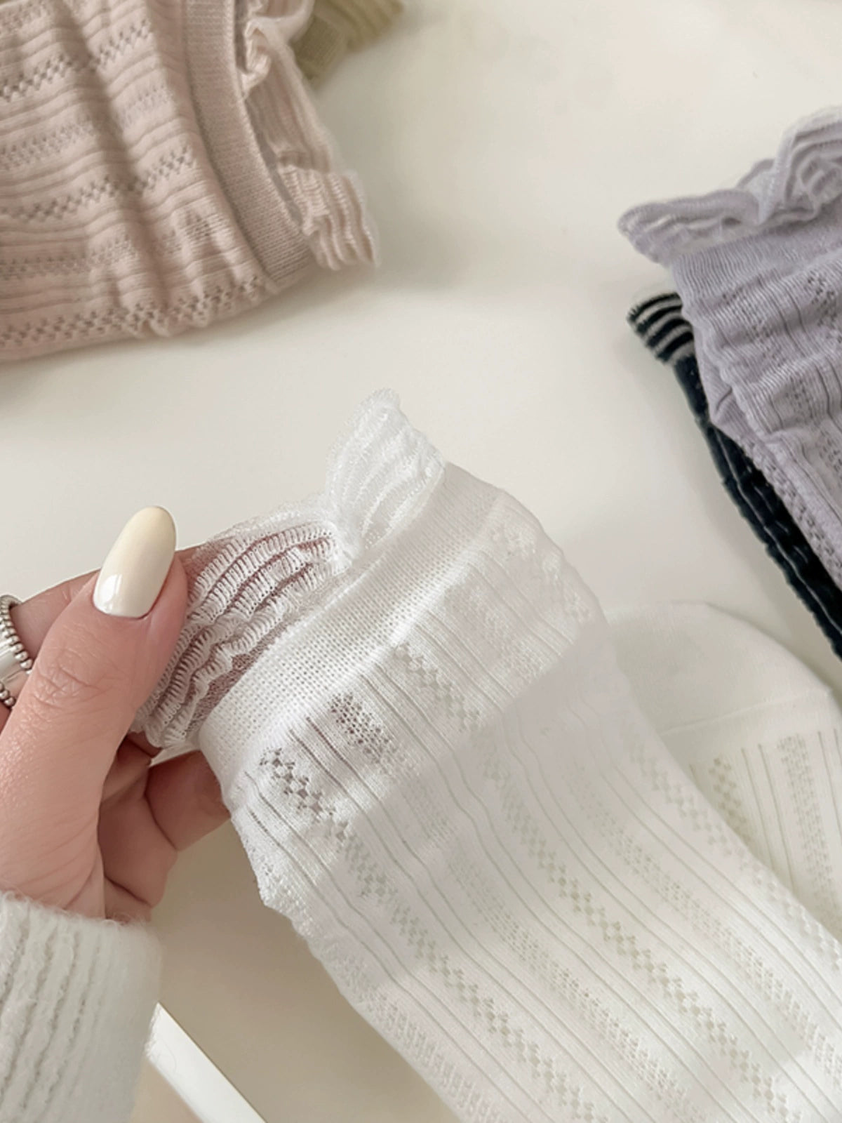 [5 Pairs] Summer Breathable and Simple Comfortable College Style Girl Mid-Calf Length Loose Socks