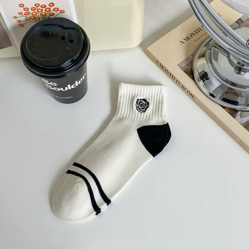 [5 Pairs] Spring and Summer Black and White Classic Style Embroidered White Socks College Style Women's Socks
