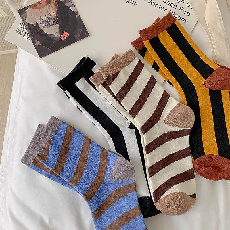 [4 Pairs] Spring and Summer Asymmetric Striped Left and Right Feet Trendy Socks Women