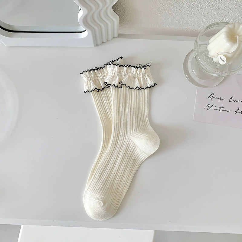 2 Pairs Black and White Ornament Flower Female Middle Tube Socks Lace Spring and Summer Fashion Socks