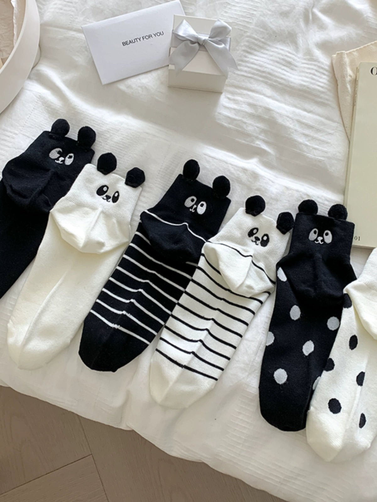 [2 Pairs] Spring and Summer Thin Breathable Handmade Ears Try Novel Fashion Wear