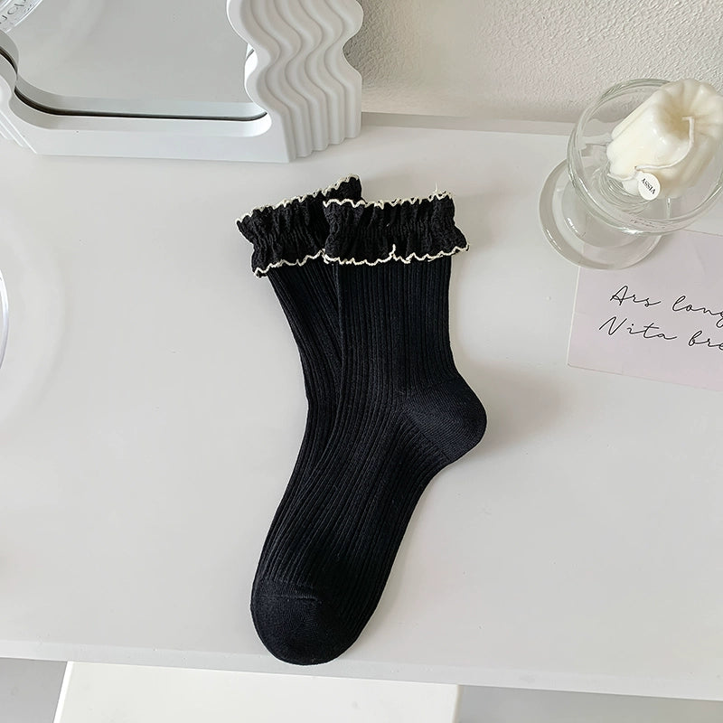 2 Pairs Black and White Ornament Flower Female Middle Tube Socks Lace Spring and Summer Fashion Socks