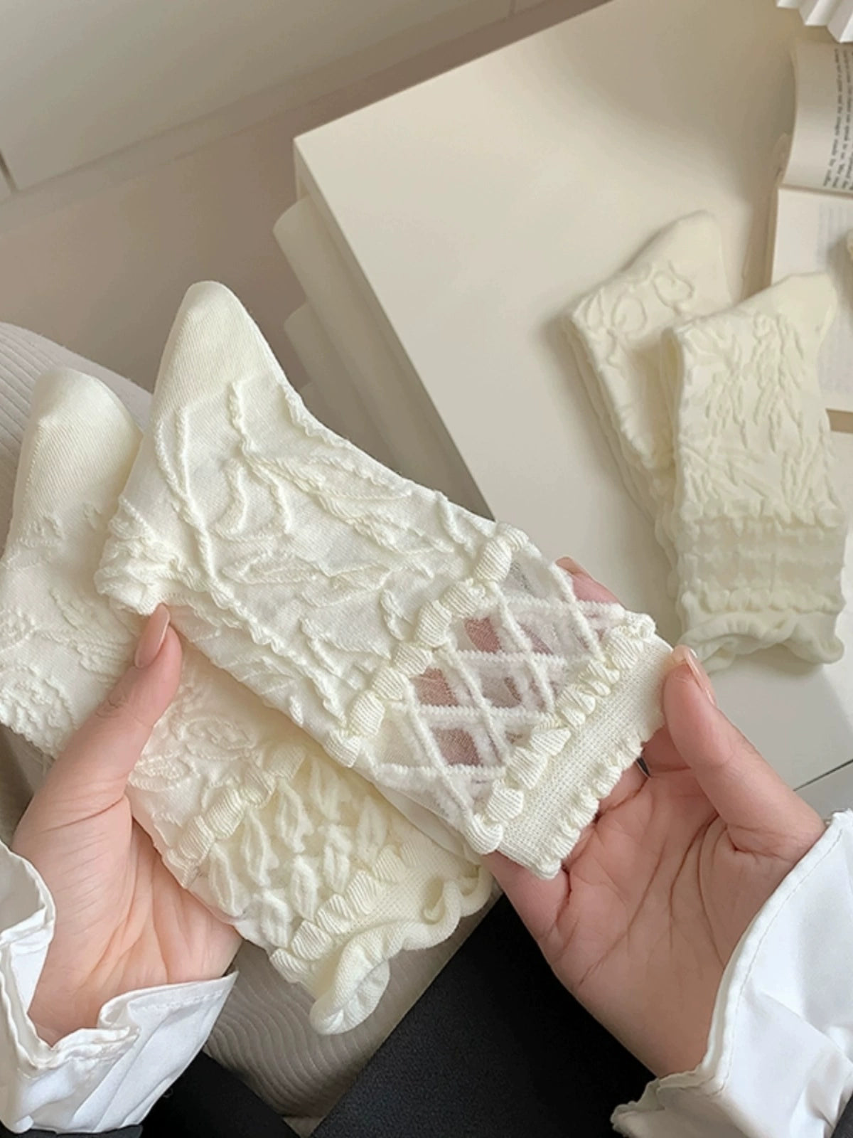 [5 Pairs] Spring and Summer Thin Breathable Girl JK Style Three-Dimensional Relief Small White