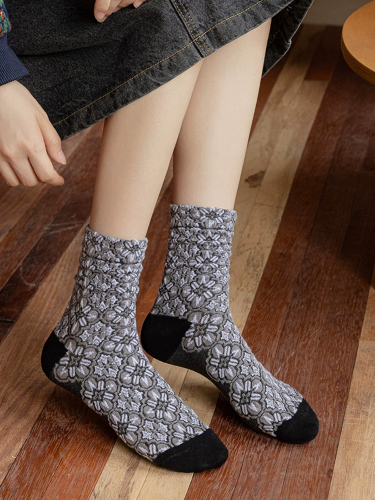 [5 Pairs] Pure Cotton Ethnic Style Fashion Wear Mid-Calf