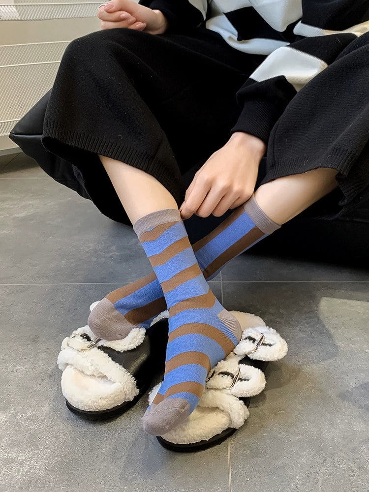 [4 Pairs] Spring and Summer Asymmetric Striped Left and Right Feet Trendy Socks Women