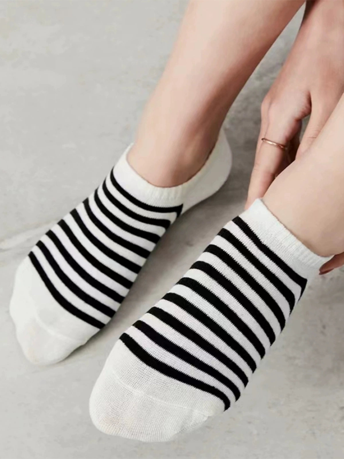[3 Pairs] Thin Summer Stripes Control Simple and Happy Socks