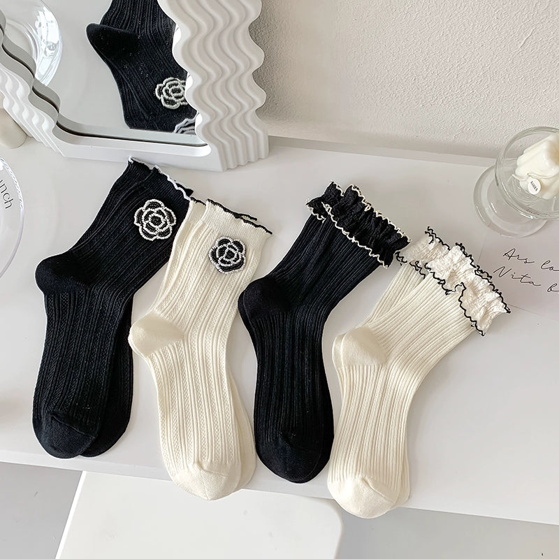 2 Pairs Black and White Ornament Flower Female Middle Tube Socks Lace Spring and Summer Fashion Socks