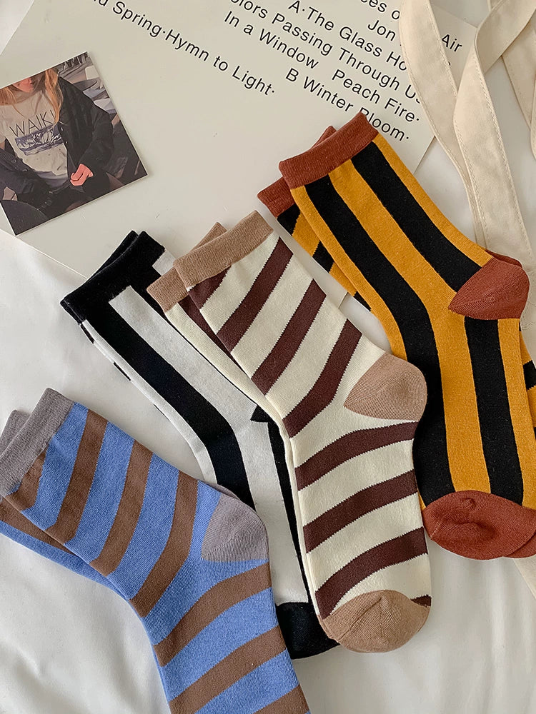 [4 Pairs] Spring and Summer Asymmetric Striped Left and Right Feet Trendy Socks Women