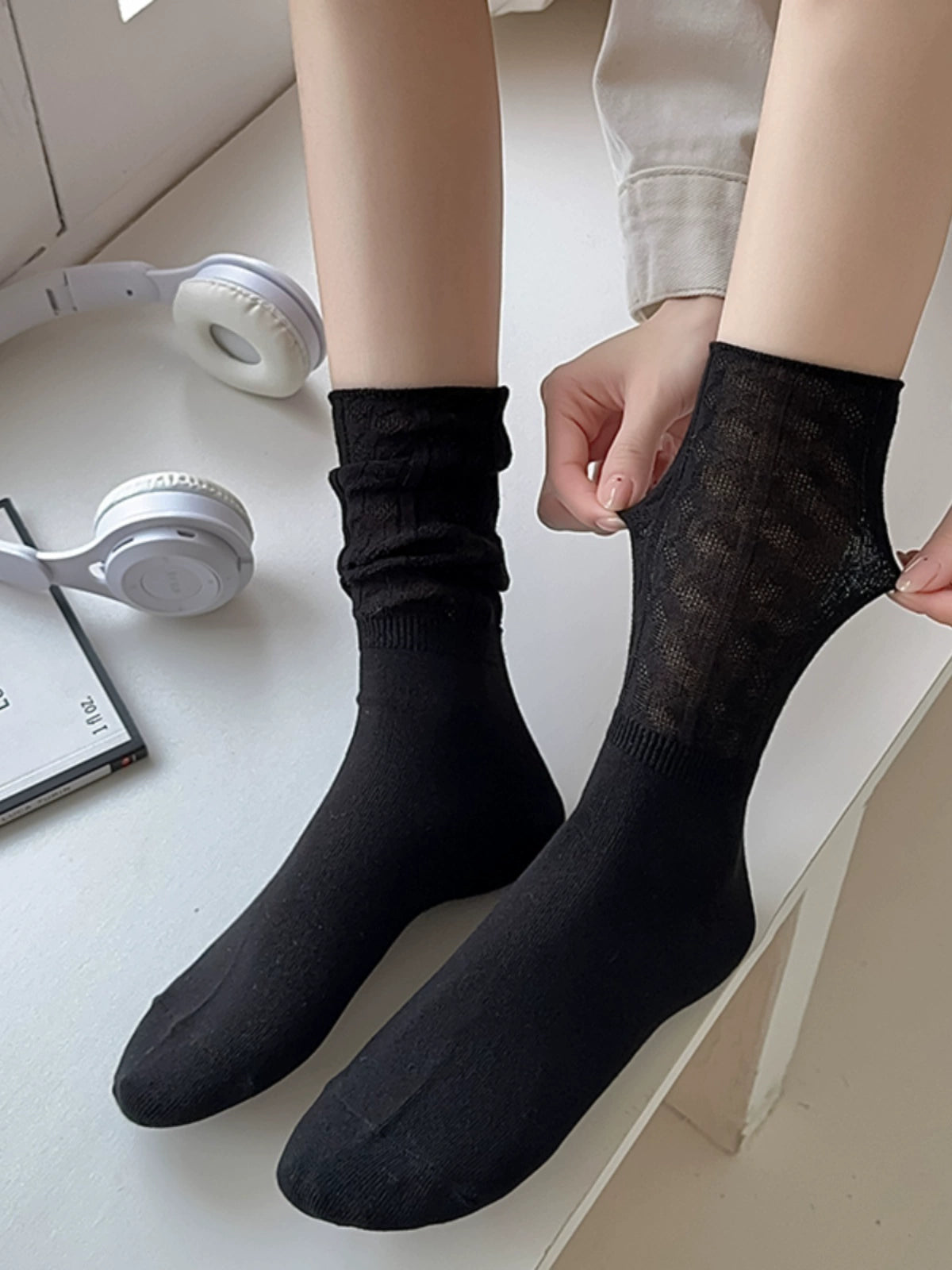 [5 Pairs] JK Style Thin Breathable Double Needle Black and White Pile Style Simple Wear