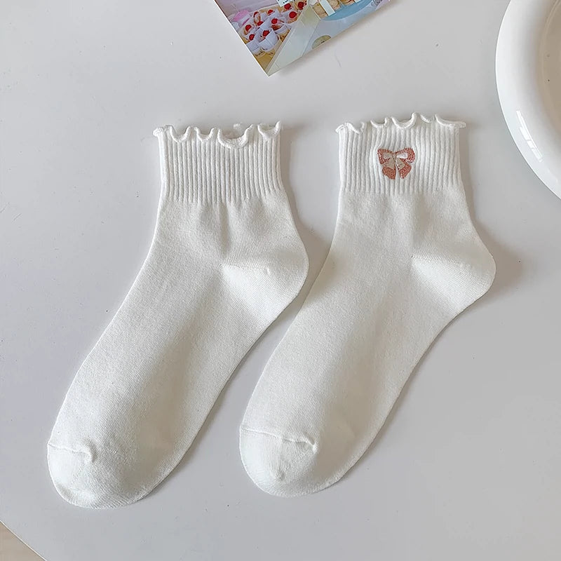 [4 Pairs] Spring and Summer Pure Cotton Embroidered Wooden Ear Women's Socks Cocoa Love White White Tender Very Versatile