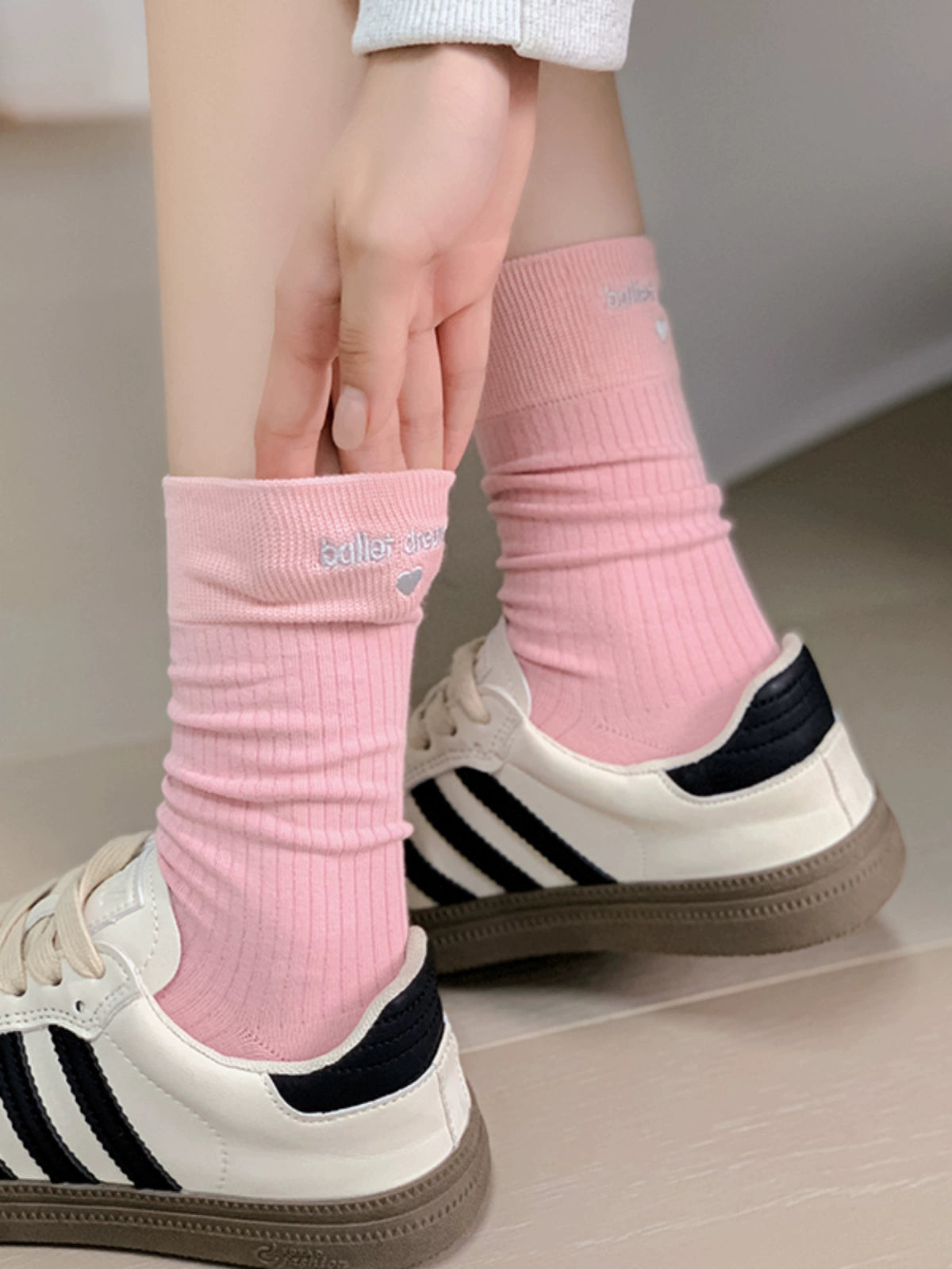 [5 Pairs] Spring and Summer Thin Heel Embroidery Breathable Pure Cotton Creates a Unique Wearing Effect