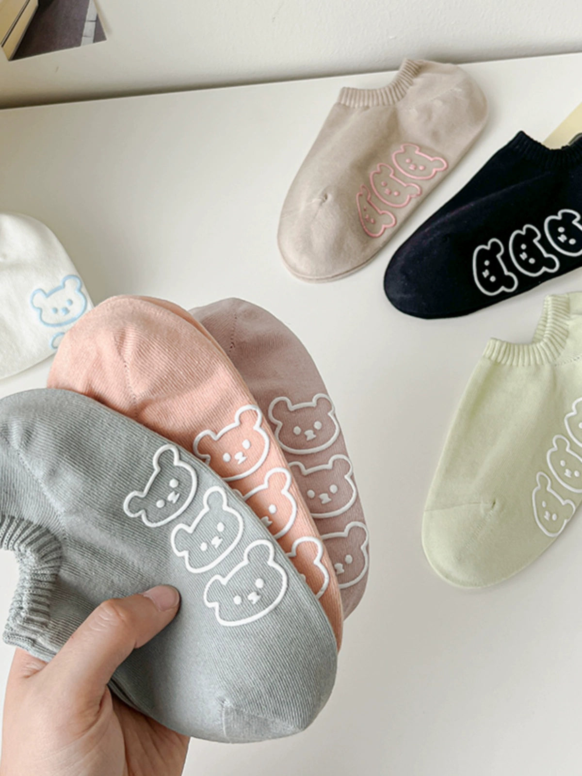 [7 Pairs] How to Be Cute and Charming When Wearing Magic Spring and Summer Thin Breathable Pure Cotton