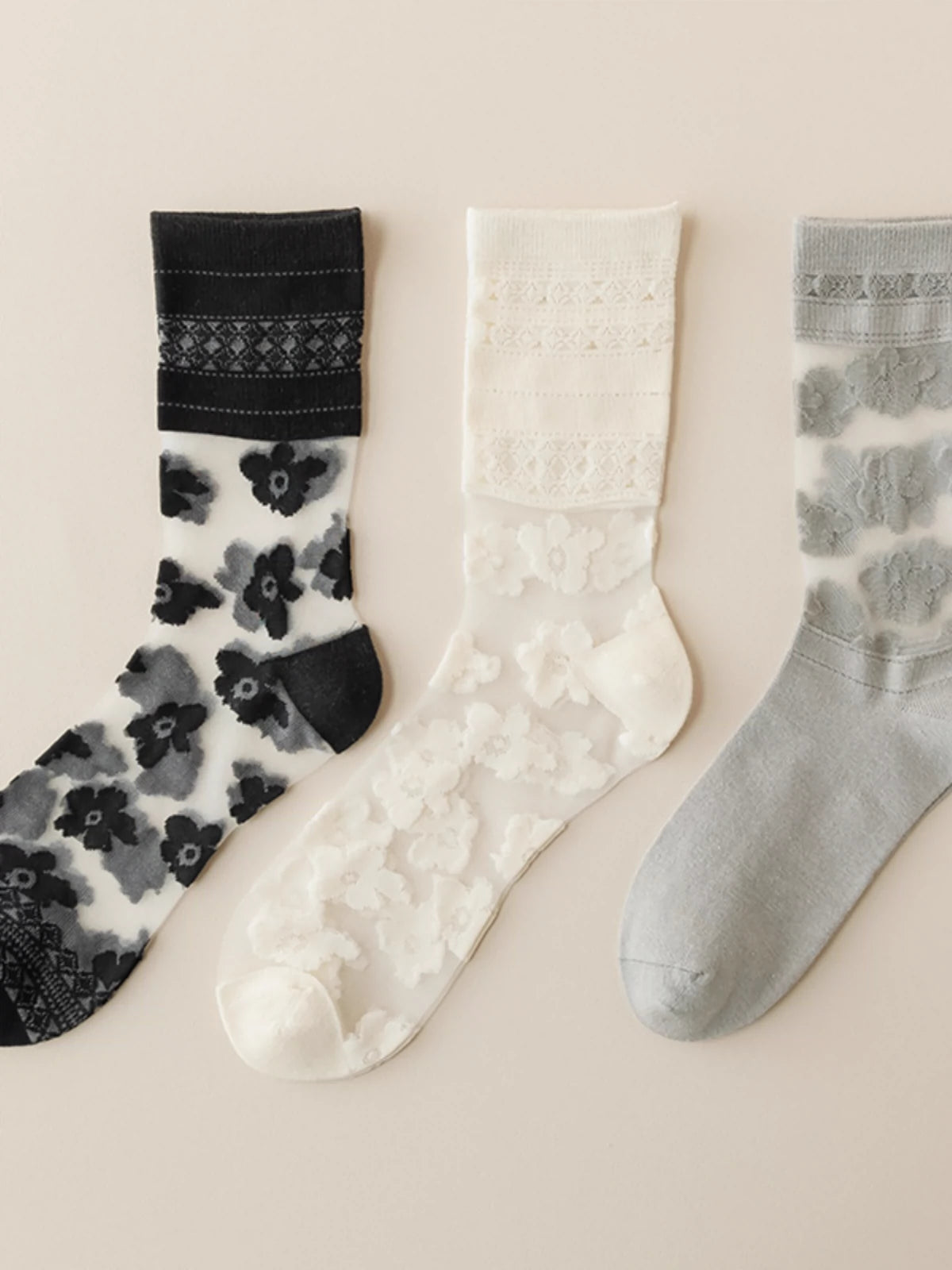 [3 Pairs] Thin Summer Simple and Easy to Wear Floral Butterfly Socks