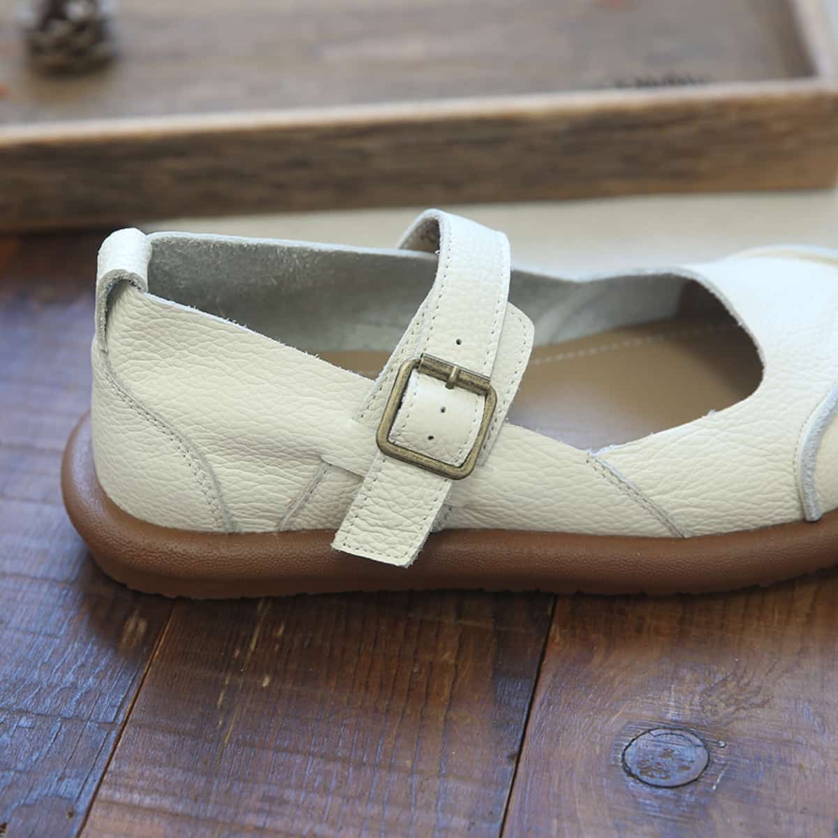 Leather hollow bag head shallow mouth flat shoes, summer wear soft sole with sandals