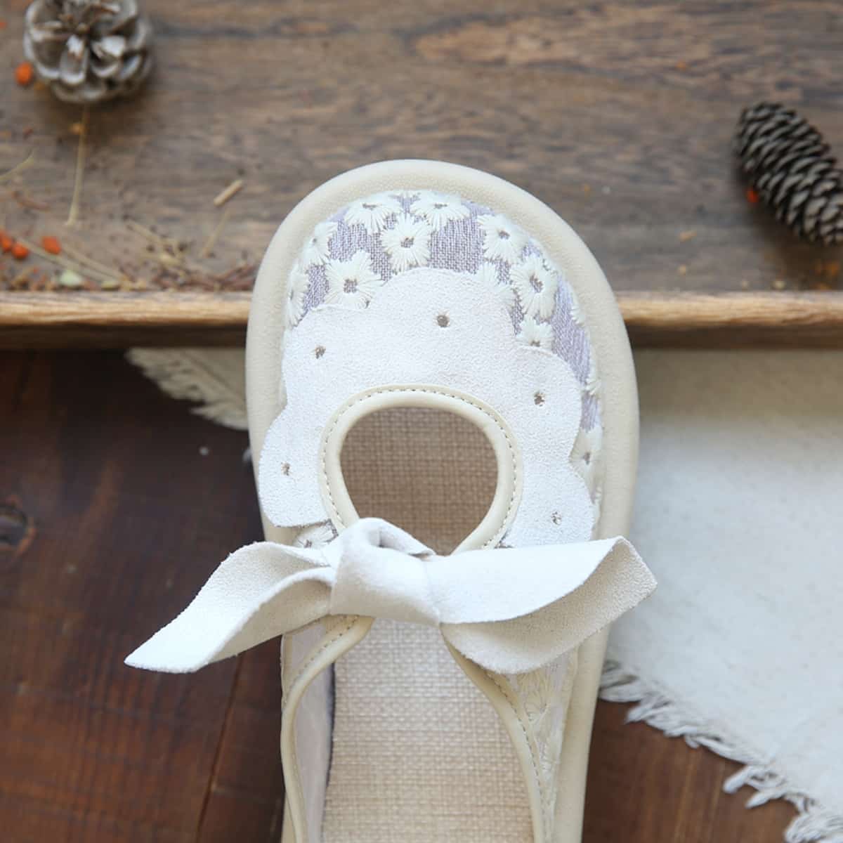 Mesh daisy bag head flat bottom drag summer sweet lotus leaf edge cotton and linen soft bottom sandals
