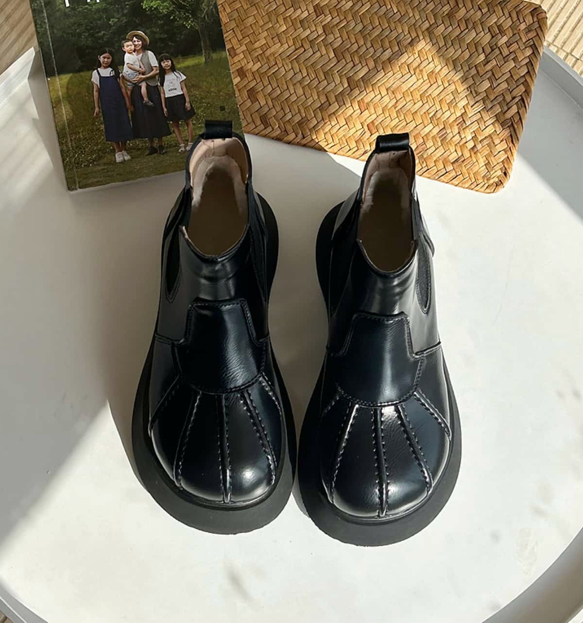 Round head thick sole big head shoes winter velvet heightening black muffin sole Martin boots women