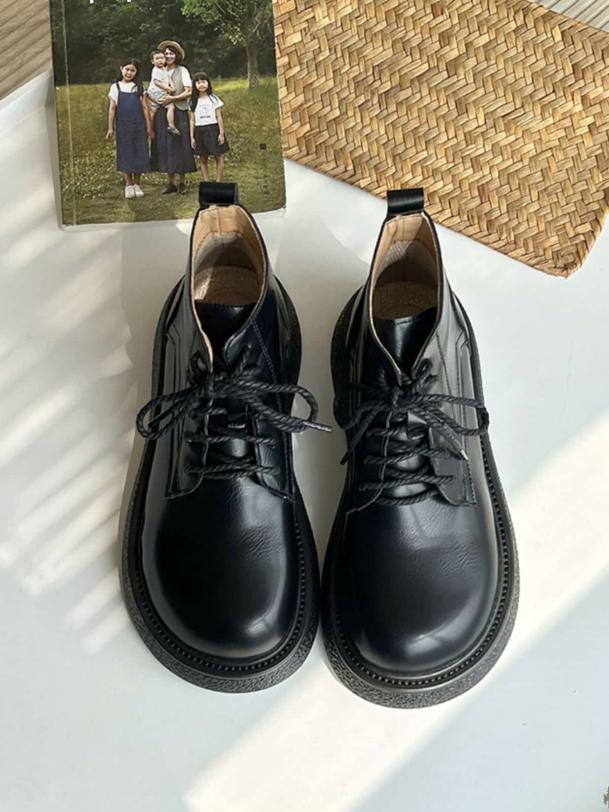 Round head lace-up platform big head shoes fashionable black handsome medium heel Martin boots women