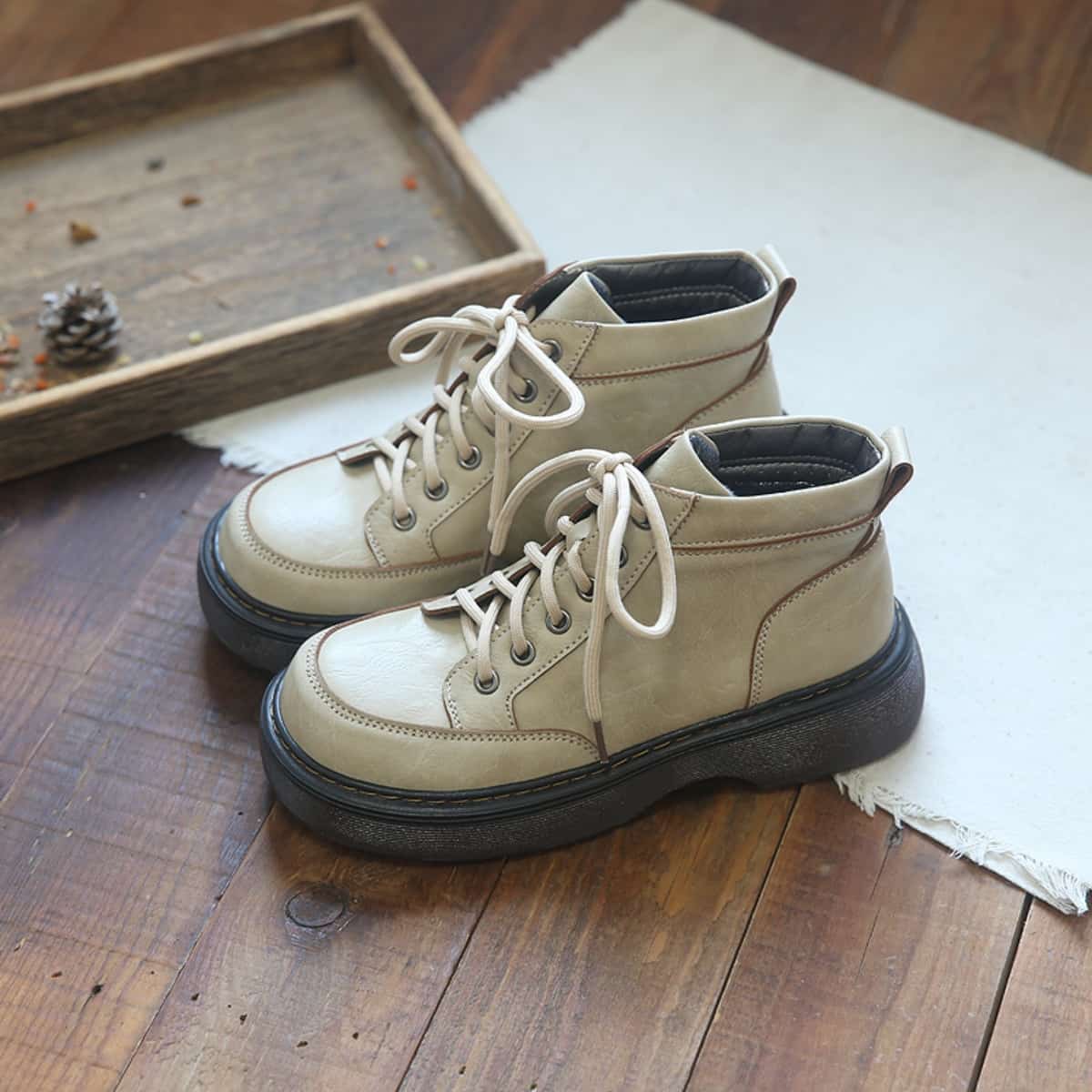 Round head lace-up platform locomotive Martin boots autumn and winter black handsome versatile short boots