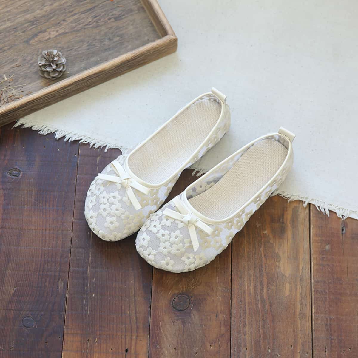 Mesh daisy round head shallow mouth flat shoes summer cotton and linen soft sole one foot single shoes net shoes