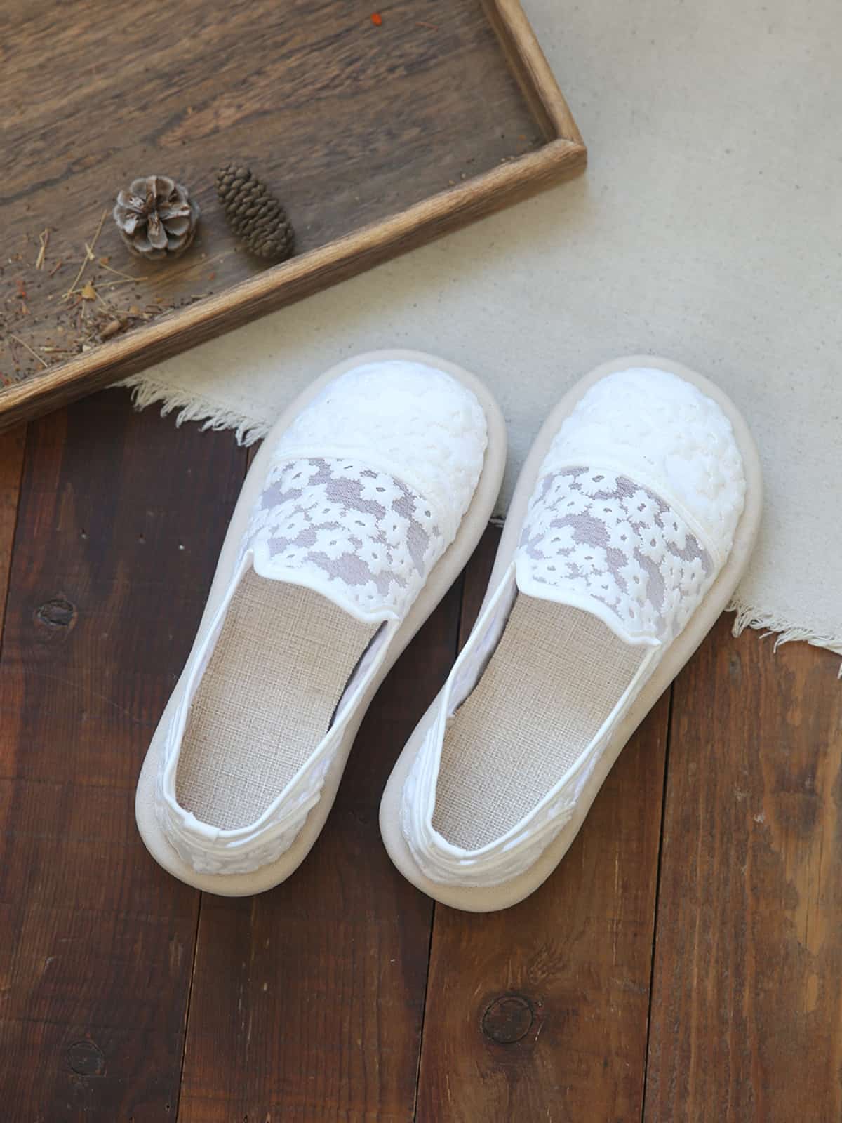 Mesh daisy round head shallow mouth flat shoes summer cotton and linen breathable foot soft sole single shoes