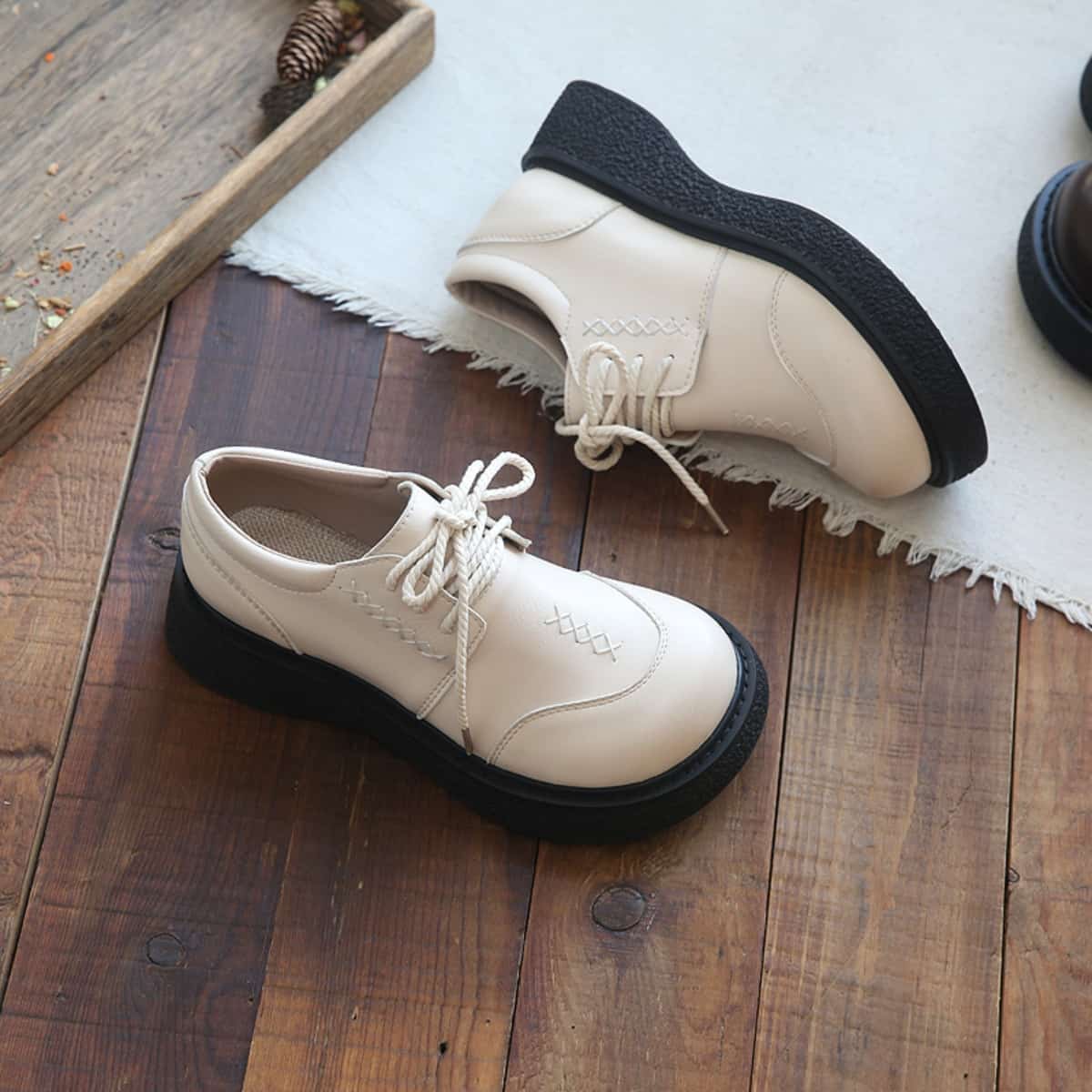 Round head lace-up thick-soled big head shoes increase height, versatile small leather shoes, single shoes for women
