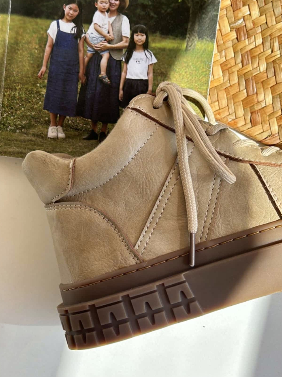 Round head lace-up flat bottom Martin boots autumn and winter handsome black medium heel short boots women