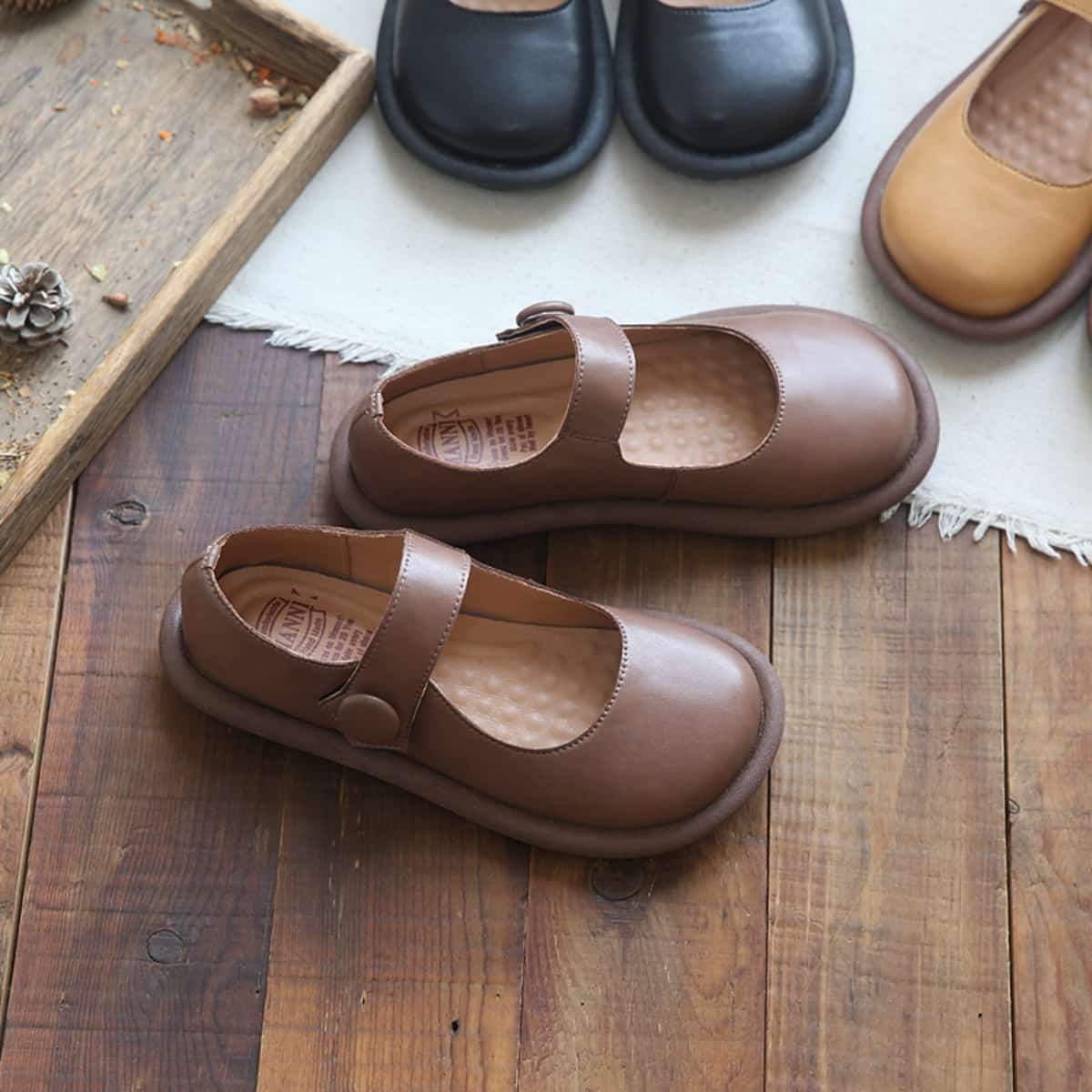 Leather round head shallow mouth flat shoes comfortable soft sole one word with small leather shoes sandals women