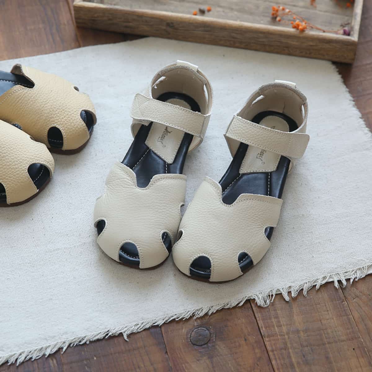 Leather hollow bag head flats summer comfortable word with low heel sandals women