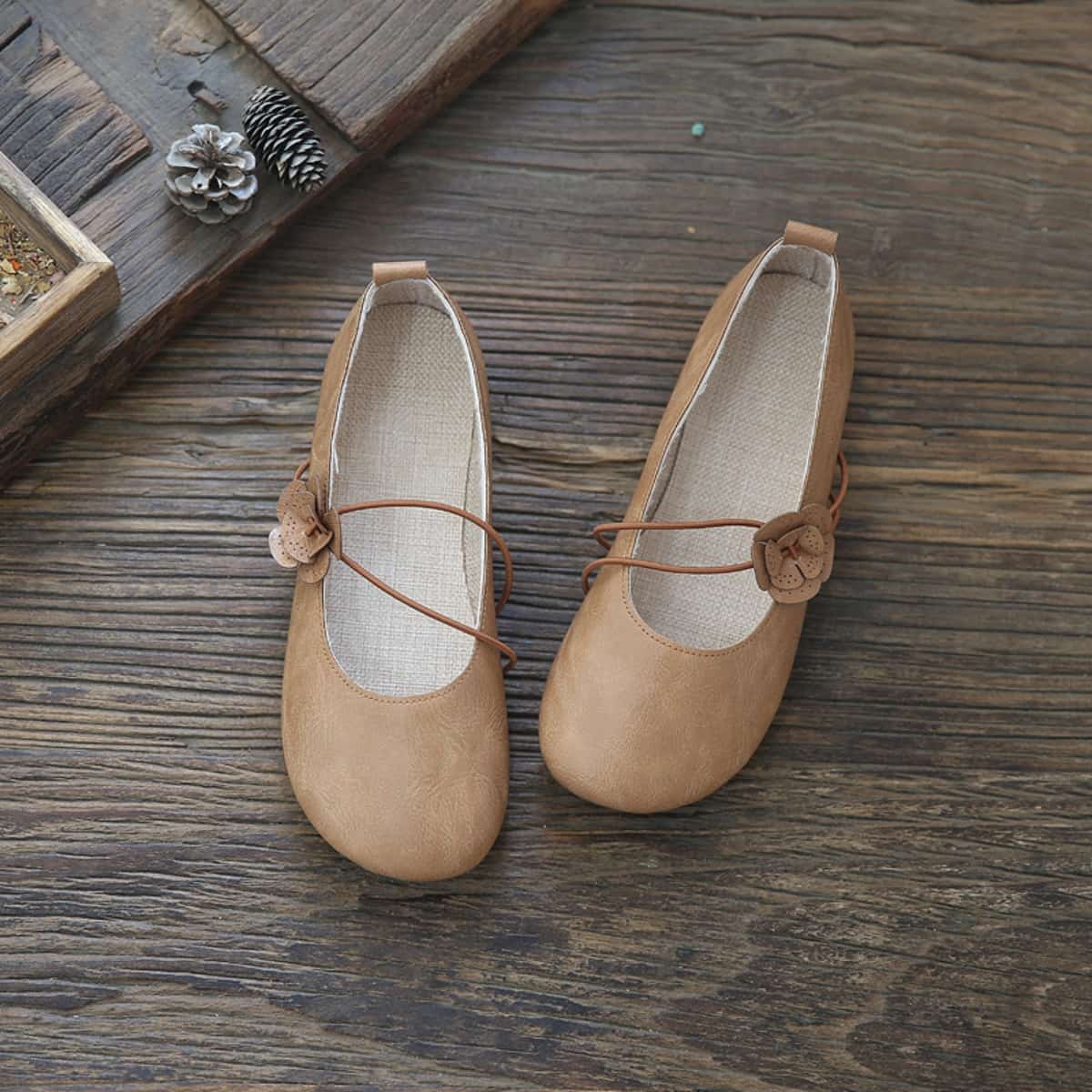 Hollow petal bag head flat shoes summer cotton and linen handmade comfortable soft-soled sandals