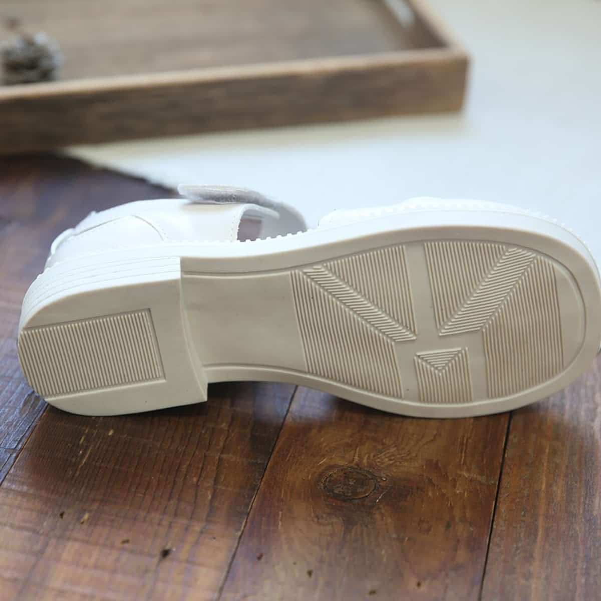 Hollow woven bag head small leather shoes summer word with low heel student beige sandals