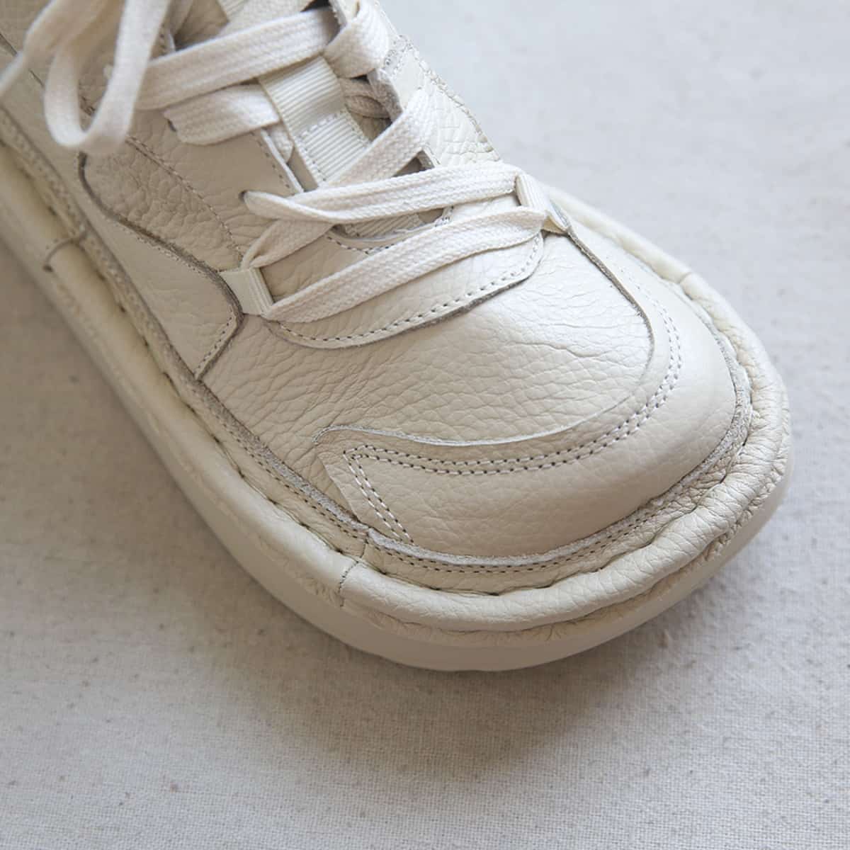 Leather round head lace-up thick-soled big head shoes, personalized height-increasing short boots for women's autumn