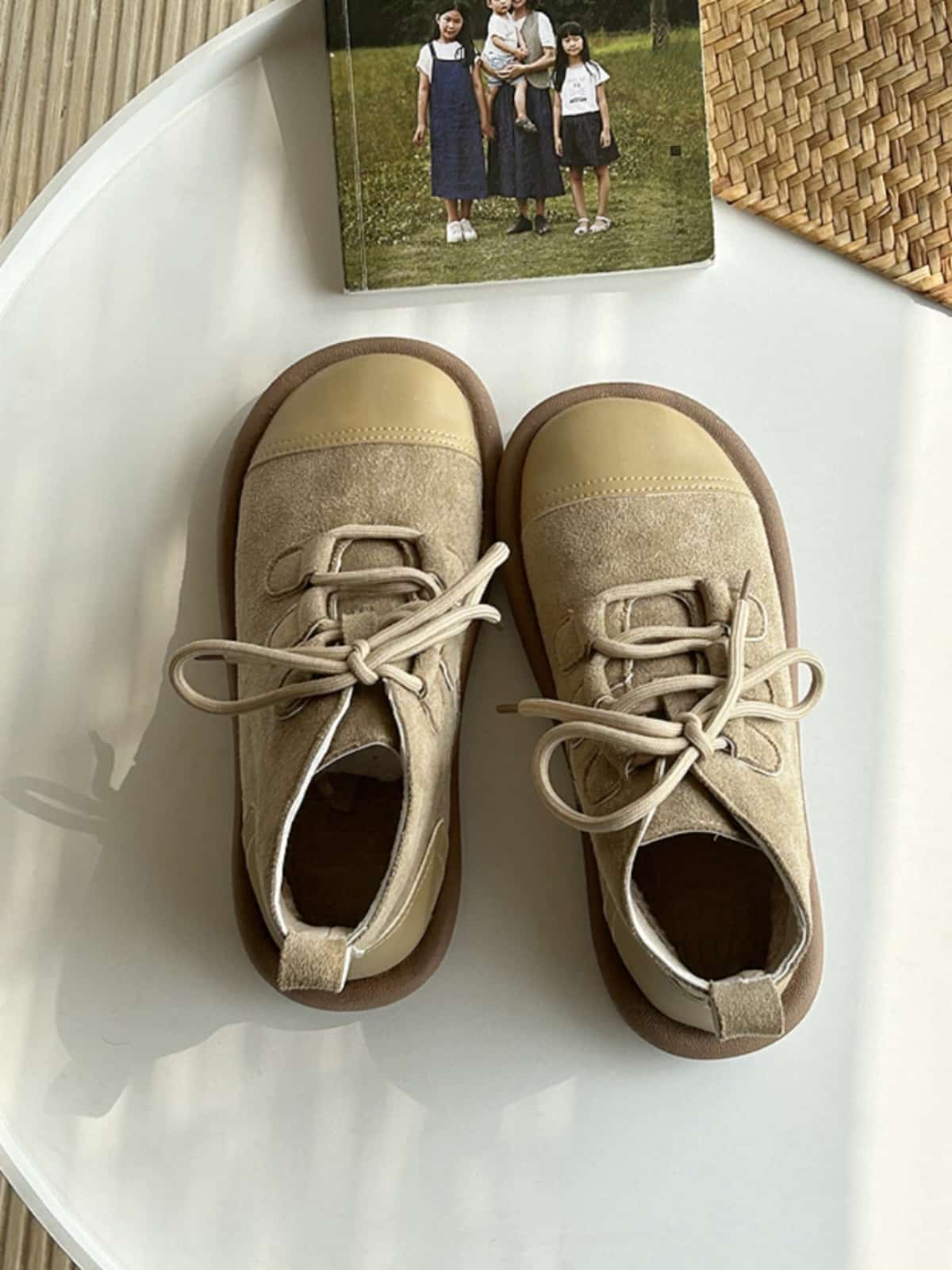 Round head lace-up flat-bottomed short boots autumn and winter new fashion soft-soled Martin boots