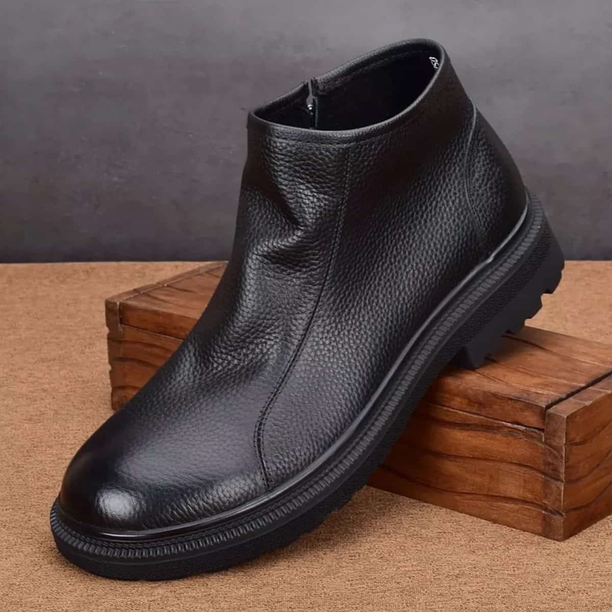 Leather Martin boots men's soft-soled leather shoes breathable men's shoes casual first-layer cowhide boots thick-soled non-slip boots men