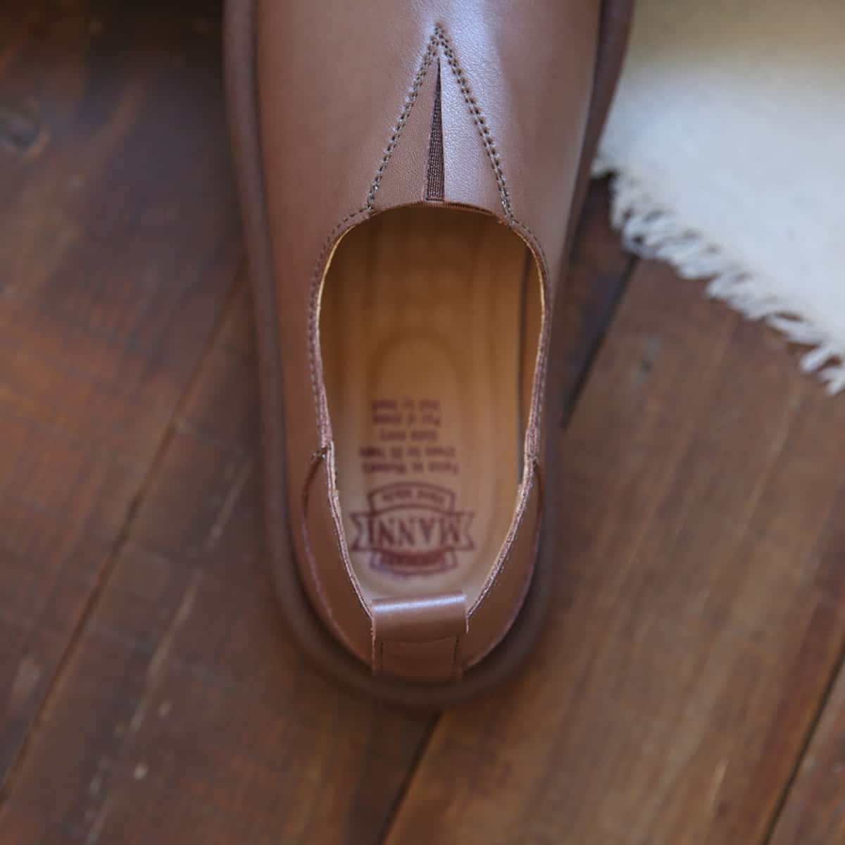 Leather round head flat shoes, one stretch foot, shallow mouth, comfortable soft sole, low heel single shoes summer