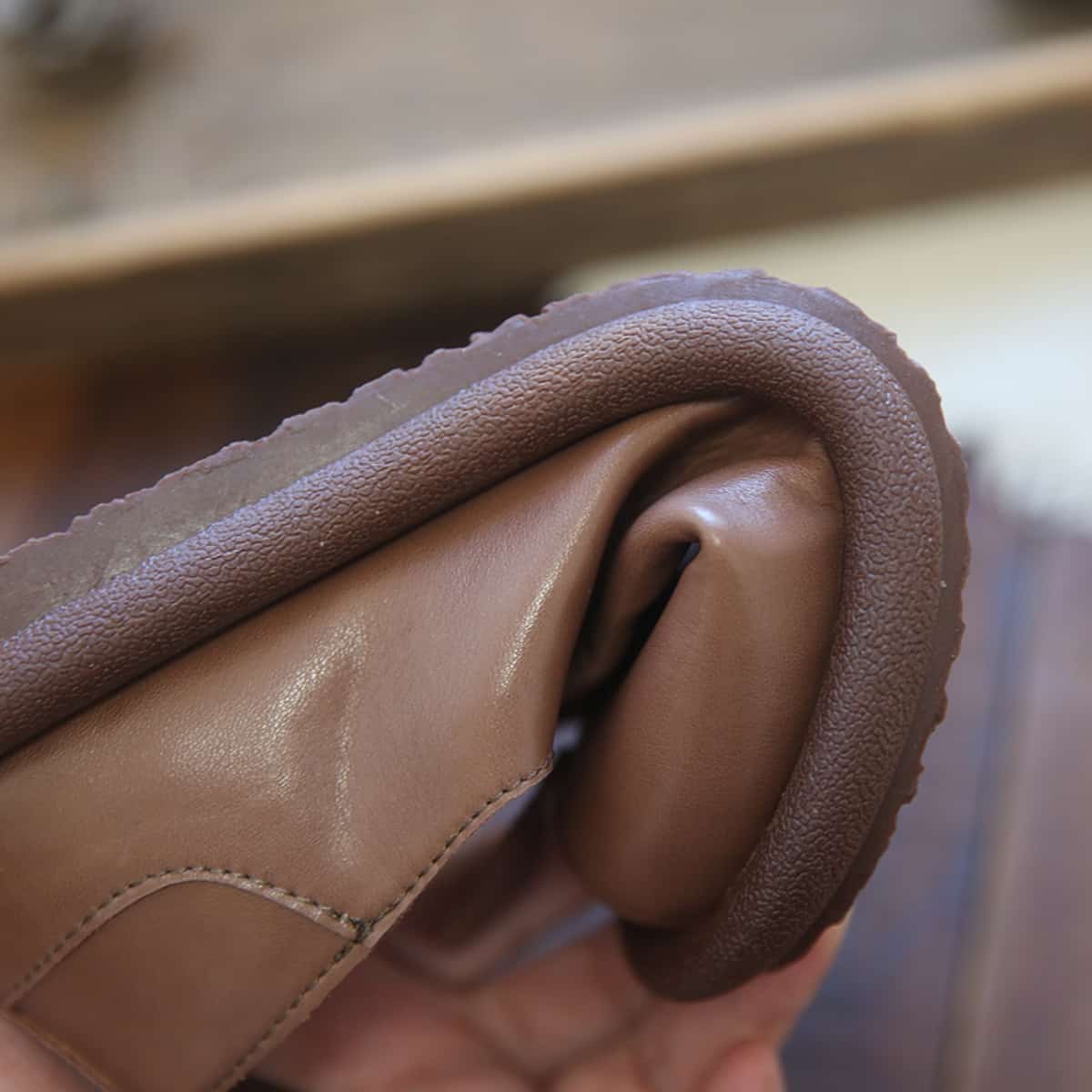 Leather round head flat shoes, one stretch foot, shallow mouth, comfortable soft sole, low heel single shoes summer