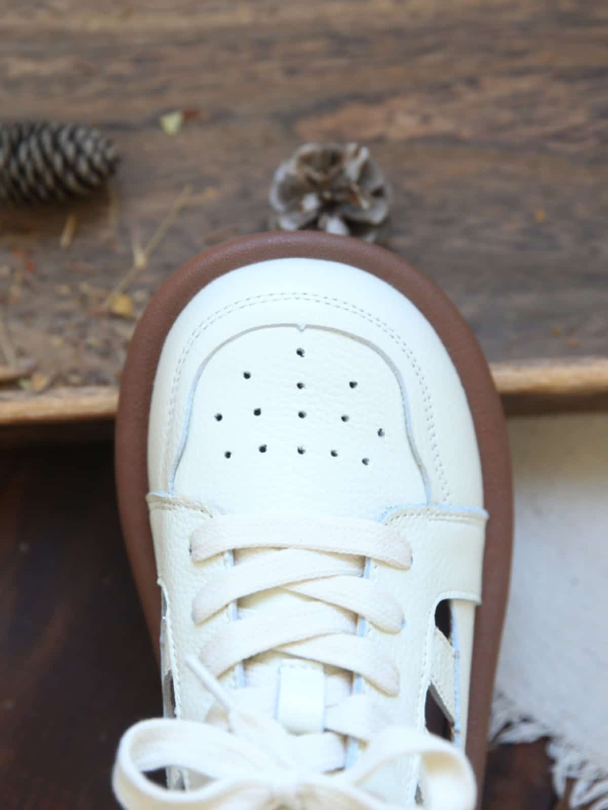 Hollow leather round head lace-up flat shoes breathable soft-soled shoes little white shoes summer
