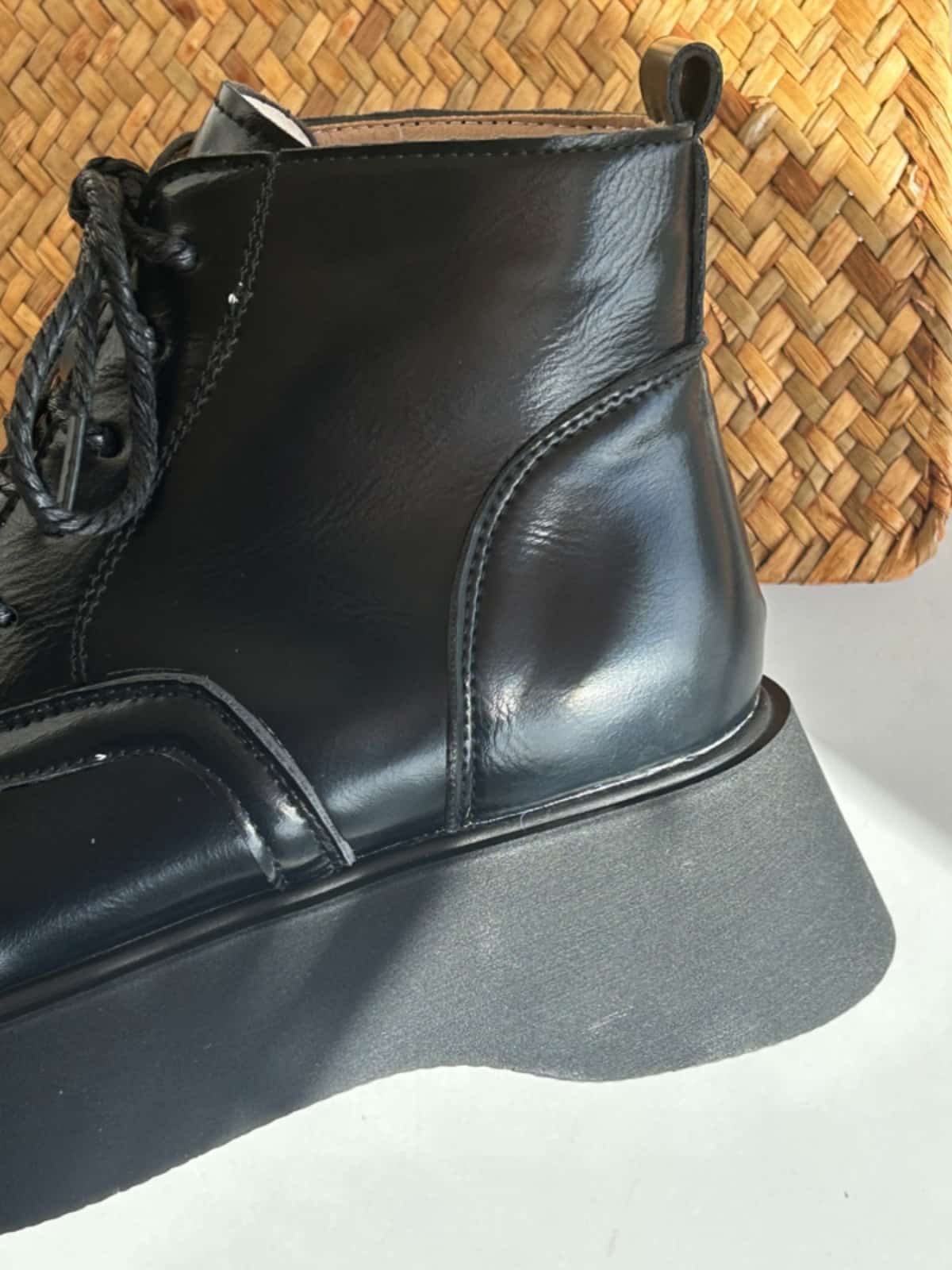 Round head lace-up thick-soled big head shoes winter velvet black small leather shoes heightening Martin boots