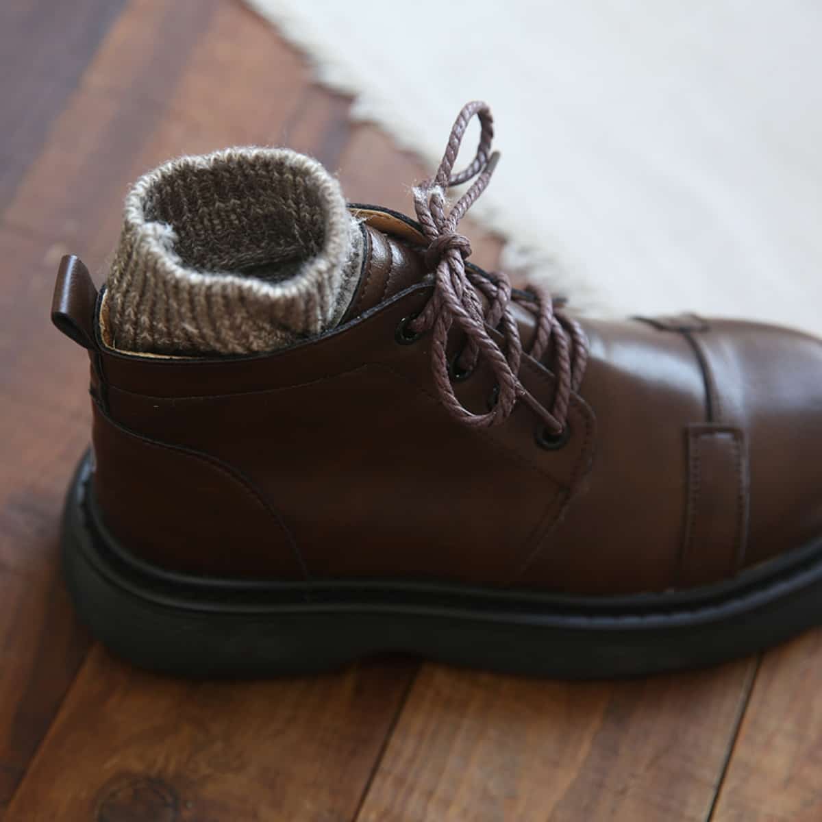 Glossy round head lace-up thick-soled big head shoes winter wool mouth velvet personalized versatile Martin boots women