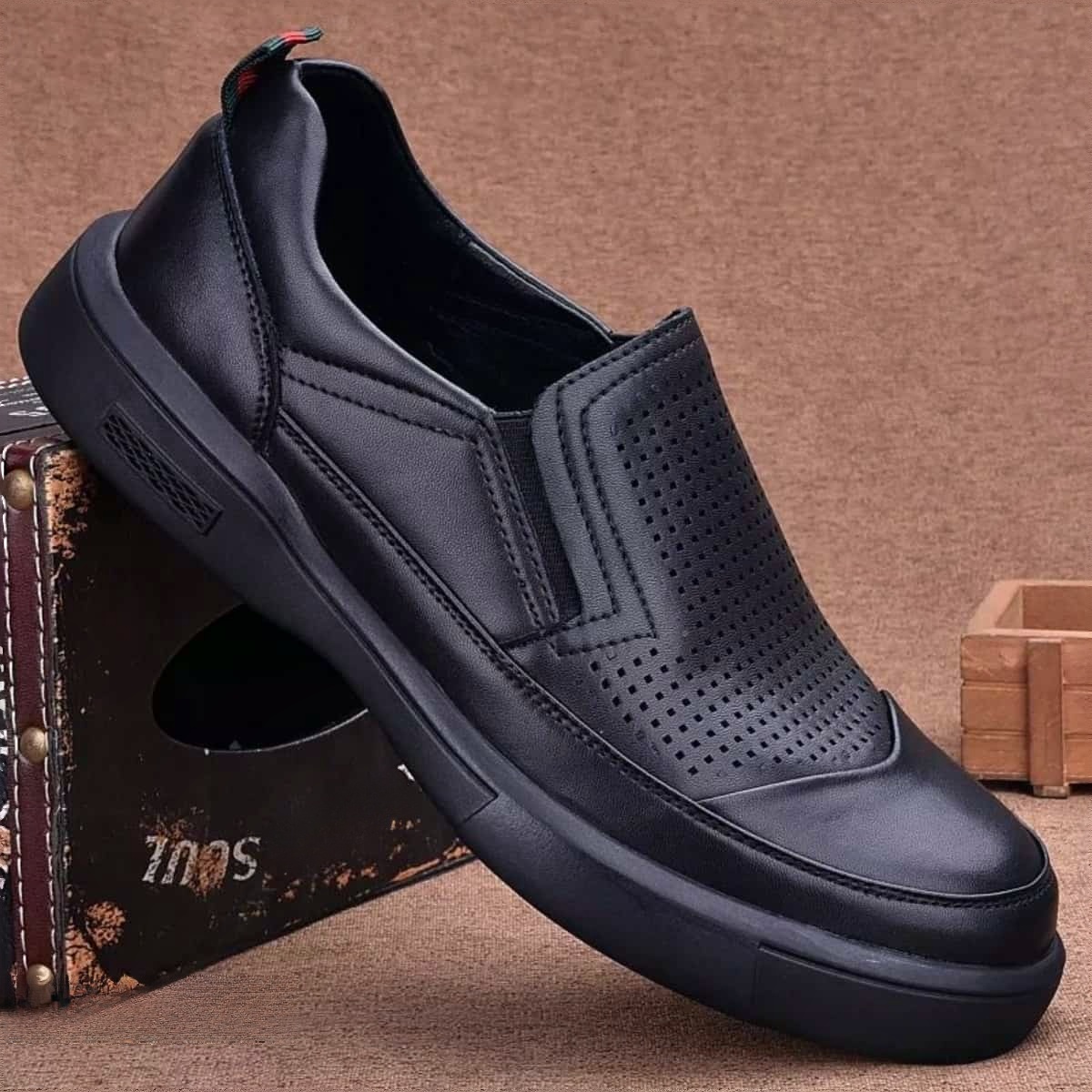 Leather first layer cowhide business casual foot cover thick sole soft sole wear-resistant round head wide feet men's leather shoes