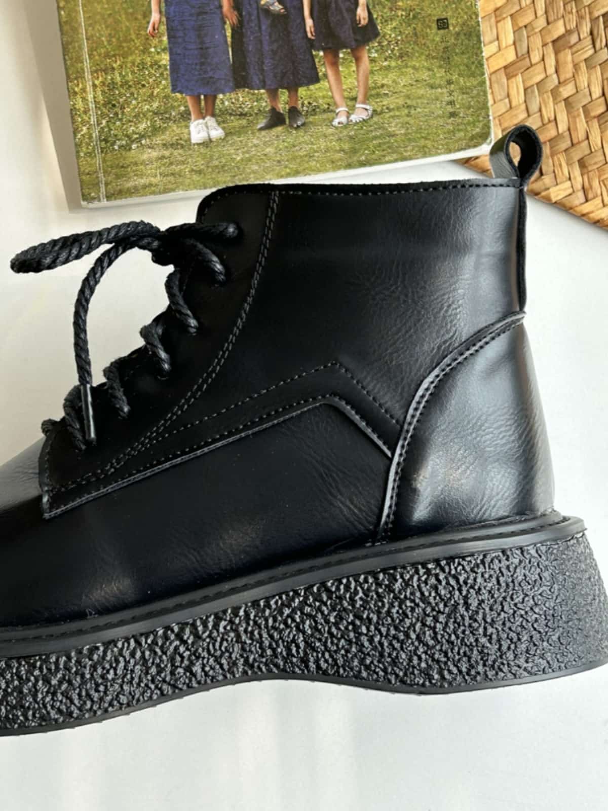 Round head lace-up platform big head shoes fashionable black handsome medium heel Martin boots women