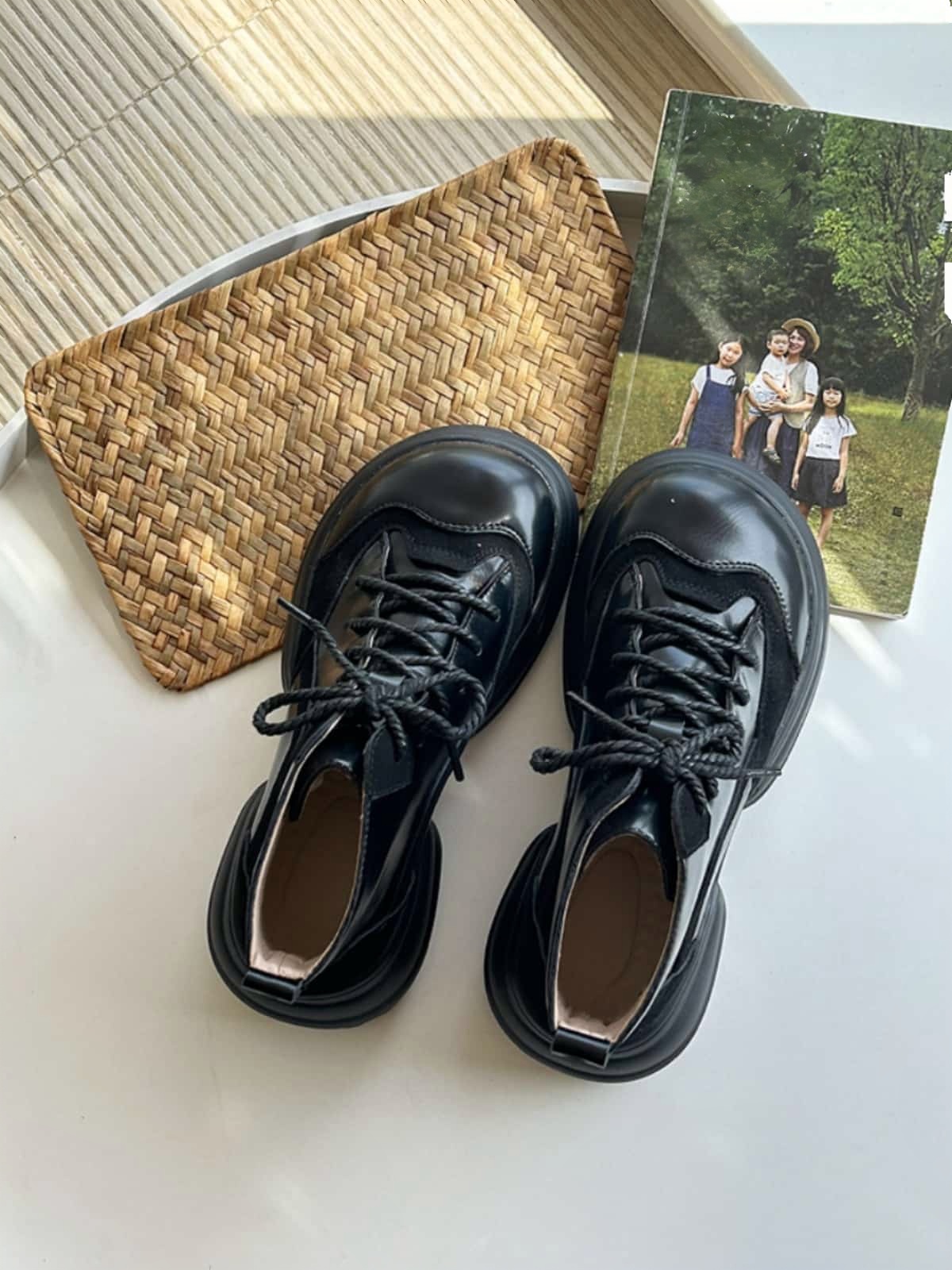 Round head lace-up thick-soled Martin boots autumn new thick heel fashion handsome locomotive boots women