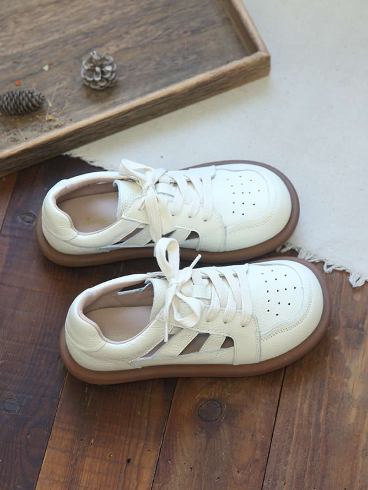 Hollow leather round head lace-up flat shoes breathable soft-soled shoes little white shoes summer