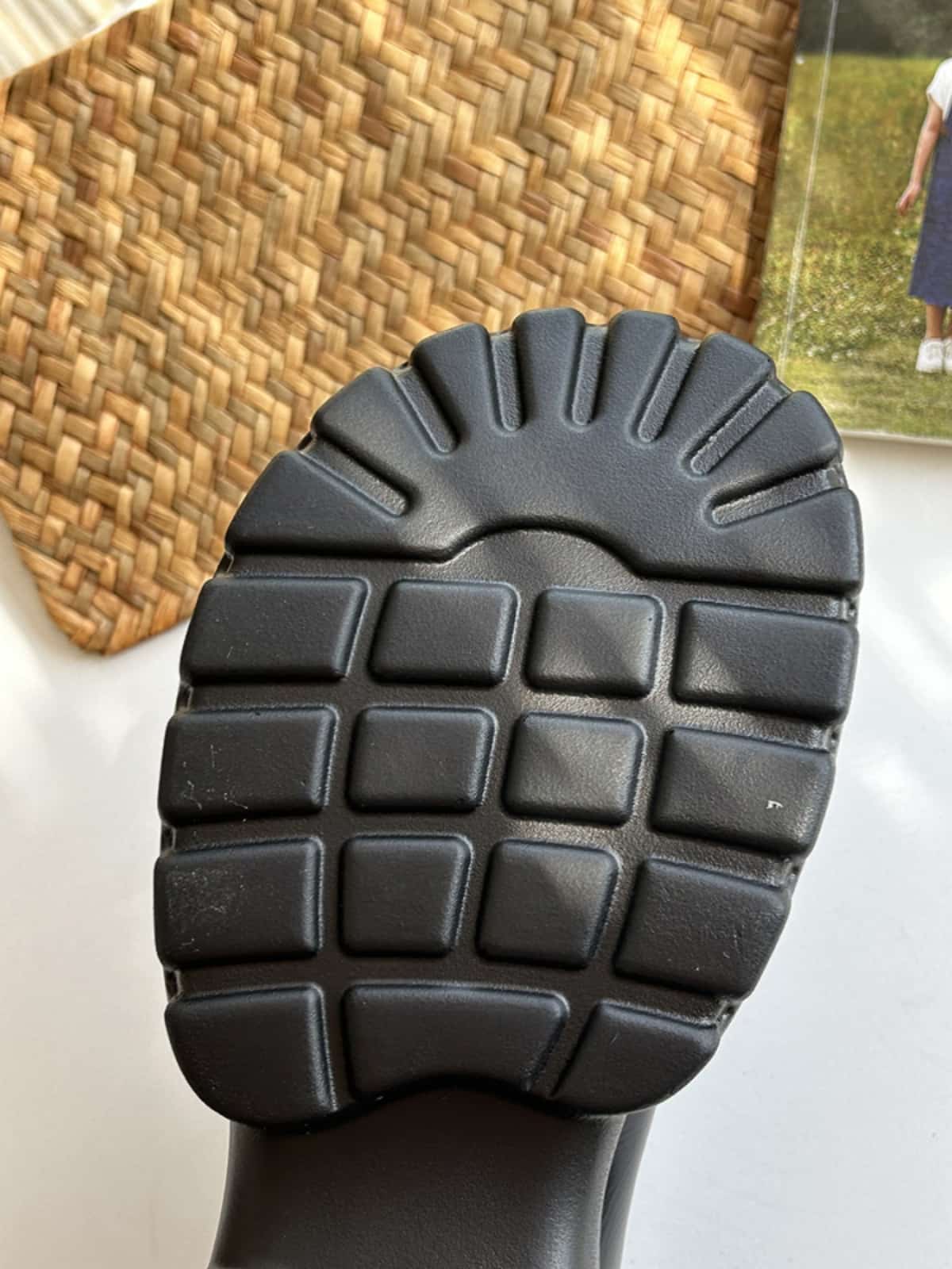 Round head platform  boots women's new rivet fashion thick heel black short boots