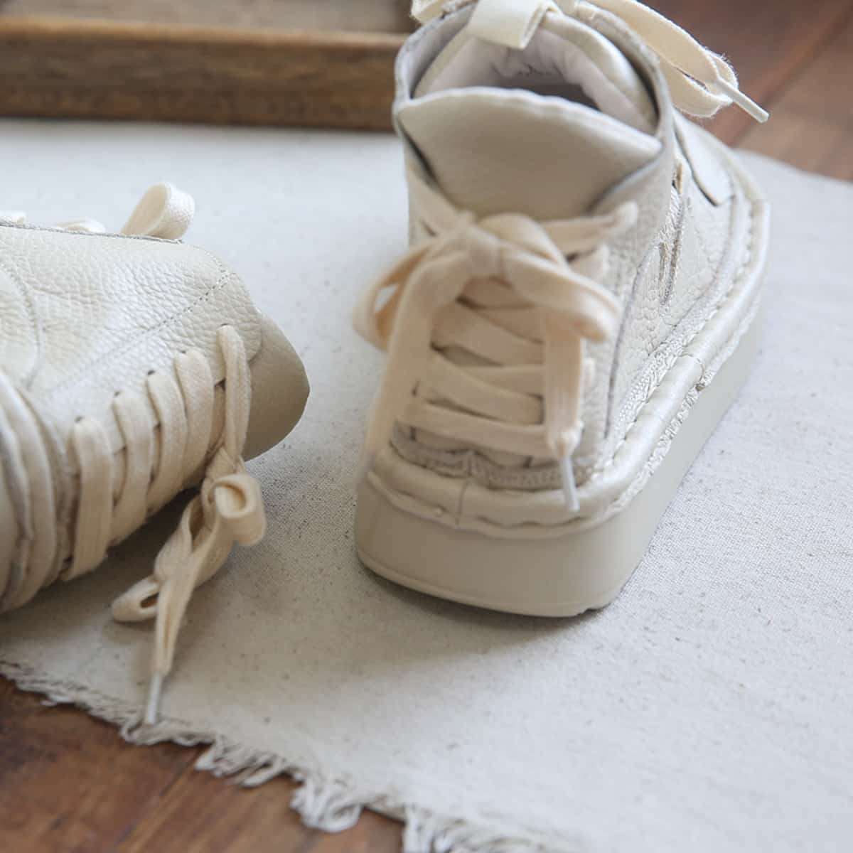 Leather round head lace-up thick-soled big head shoes, personalized height-increasing short boots for women's autumn