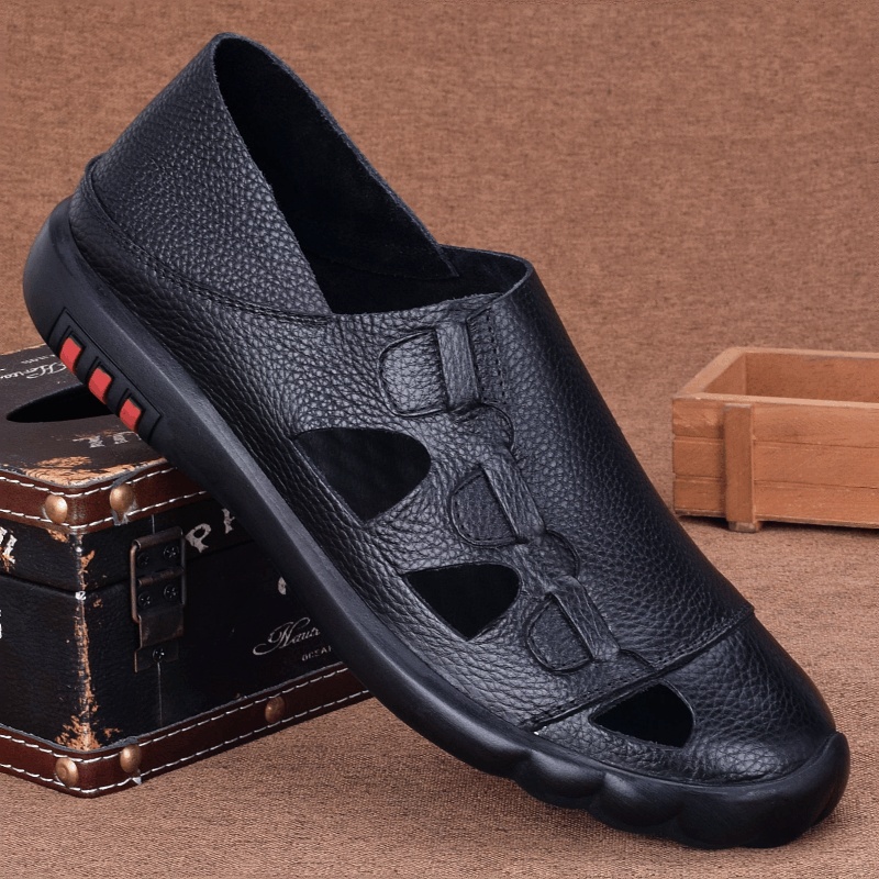 Summer men's sandals leather hole shoes breathable soft leather soft sole non-slip first layer cowhide sandals men's bag head